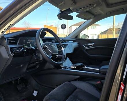 Серый Ауди E-Tron, объемом двигателя 0 л и пробегом 99 тыс. км за 31990 $, фото 99 на Automoto.ua