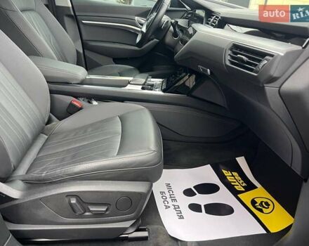 Сірий Ауді E-Tron, об'ємом двигуна 0 л та пробігом 96 тис. км за 29000 $, фото 24 на Automoto.ua