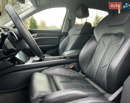 Сірий Ауді E-Tron, об'ємом двигуна 0 л та пробігом 143 тис. км за 30800 $, фото 14 на Automoto.ua