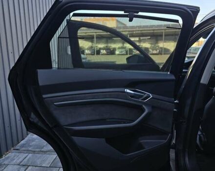 Серый Ауди E-Tron, объемом двигателя 0 л и пробегом 99 тыс. км за 31990 $, фото 88 на Automoto.ua