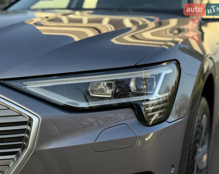 Серый Ауди E-Tron, объемом двигателя 0 л и пробегом 65 тыс. км за 35500 $, фото 9 на Automoto.ua