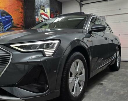 Серый Ауди E-Tron, объемом двигателя 0 л и пробегом 99 тыс. км за 31990 $, фото 46 на Automoto.ua