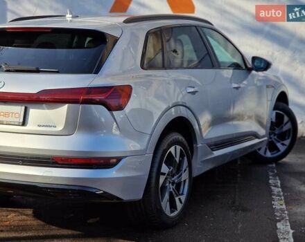 Серый Ауди E-Tron, объемом двигателя 0 л и пробегом 12 тыс. км за 31990 $, фото 32 на Automoto.ua