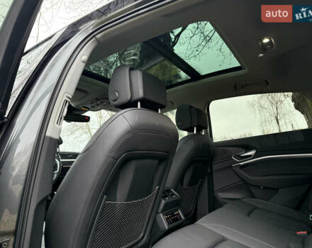 Сірий Ауді E-Tron, об'ємом двигуна 0 л та пробігом 53 тис. км за 34000 $, фото 36 на Automoto.ua
