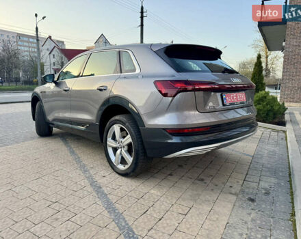 Сірий Ауді E-Tron, об'ємом двигуна 0 л та пробігом 143 тис. км за 27900 $, фото 6 на Automoto.ua