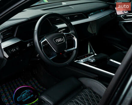 Сірий Ауді E-Tron, об'ємом двигуна 0 л та пробігом 82 тис. км за 39888 $, фото 66 на Automoto.ua