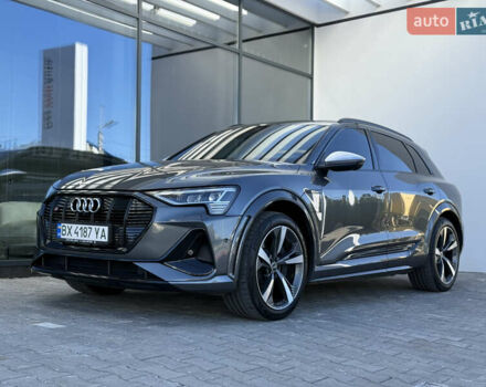 Серый Ауди E-Tron, объемом двигателя 0 л и пробегом 41 тыс. км за 44990 $, фото 14 на Automoto.ua