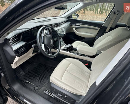 Сірий Ауді E-Tron, об'ємом двигуна 0 л та пробігом 83 тис. км за 29700 $, фото 8 на Automoto.ua