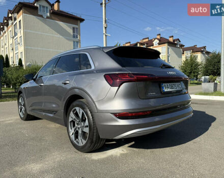 Сірий Ауді E-Tron, об'ємом двигуна 0 л та пробігом 65 тис. км за 39990 $, фото 10 на Automoto.ua