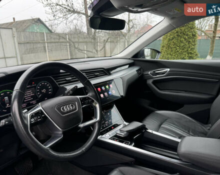 Серый Ауди E-Tron, объемом двигателя 0 л и пробегом 150 тыс. км за 23800 $, фото 12 на Automoto.ua