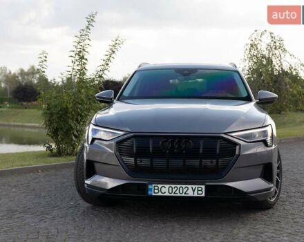 Серый Ауди E-Tron, объемом двигателя 0 л и пробегом 41 тыс. км за 37500 $, фото 4 на Automoto.ua