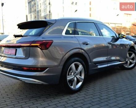 Серый Ауди E-Tron, объемом двигателя 0 л и пробегом 125 тыс. км за 23800 $, фото 2 на Automoto.ua
