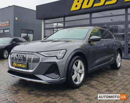 Серый Ауди E-Tron, объемом двигателя 55 л и пробегом 47 тыс. км за 48000 $, фото 2 на Automoto.ua