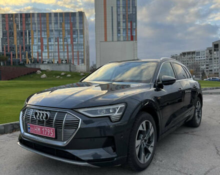 Сірий Ауді E-Tron, об'ємом двигуна 0 л та пробігом 108 тис. км за 25900 $, фото 29 на Automoto.ua