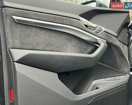 Сірий Ауді E-Tron, об'ємом двигуна 0 л та пробігом 143 тис. км за 30800 $, фото 15 на Automoto.ua