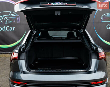Сірий Ауді E-Tron, об'ємом двигуна 0 л та пробігом 82 тис. км за 39888 $, фото 49 на Automoto.ua
