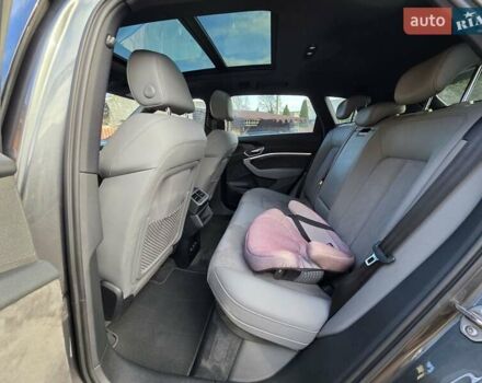 Серый Ауди E-Tron, объемом двигателя 0 л и пробегом 158 тыс. км за 27900 $, фото 21 на Automoto.ua