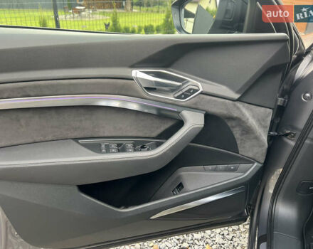 Серый Ауди E-Tron, объемом двигателя 0 л и пробегом 119 тыс. км за 35000 $, фото 13 на Automoto.ua