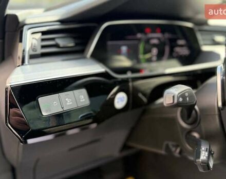 Сірий Ауді E-Tron, об'ємом двигуна 0 л та пробігом 63 тис. км за 36200 $, фото 11 на Automoto.ua