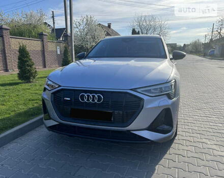 Сірий Ауді E-Tron, об'ємом двигуна 0 л та пробігом 100 тис. км за 47200 $, фото 3 на Automoto.ua