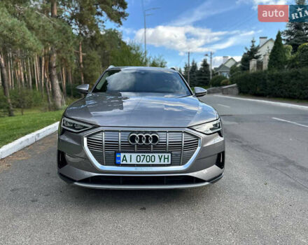 Серый Ауди E-Tron, объемом двигателя 0 л и пробегом 88 тыс. км за 28500 $, фото 7 на Automoto.ua