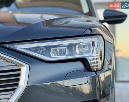 Серый Ауди E-Tron, объемом двигателя 0 л и пробегом 97 тыс. км за 21900 $, фото 27 на Automoto.ua