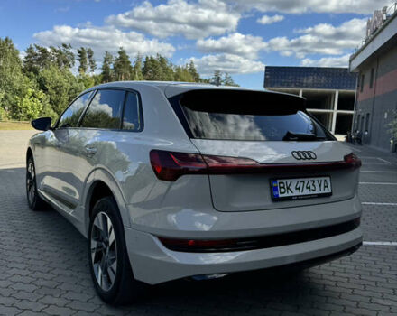Сірий Ауді E-Tron, об'ємом двигуна 0 л та пробігом 89 тис. км за 32500 $, фото 6 на Automoto.ua