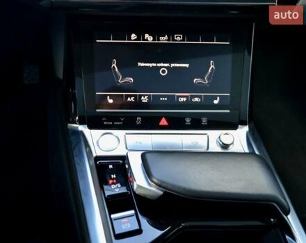 Серый Ауди E-Tron, объемом двигателя 0 л и пробегом 125 тыс. км за 23800 $, фото 154 на Automoto.ua