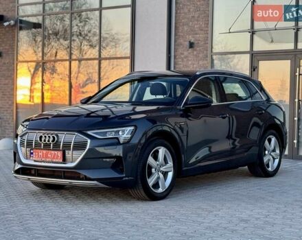 Серый Ауди E-Tron, объемом двигателя 0 л и пробегом 97 тыс. км за 21900 $, фото 13 на Automoto.ua
