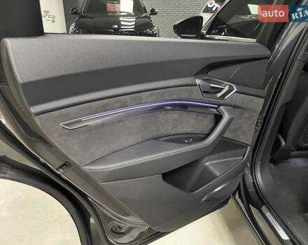 Серый Ауди E-Tron, объемом двигателя 0 л и пробегом 120 тыс. км за 28700 $, фото 39 на Automoto.ua