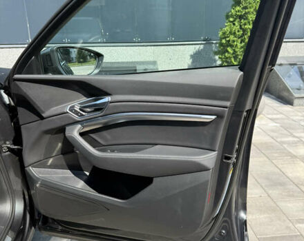 Ауді E-Tron 2020 у Києві на Automoto.ua Сірий Ауді E-Tron, об'ємом двигуна 0 л та пробігом 53 тис. км за 33900 $, фото 30 на Automoto.ua