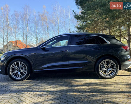 Серый Ауди E-Tron, объемом двигателя 0 л и пробегом 117 тыс. км за 28990 $, фото 9 на Automoto.ua