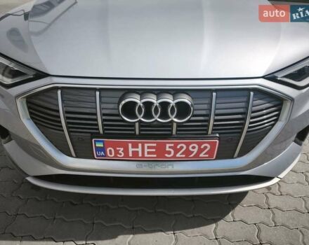 Сірий Ауді E-Tron, об'ємом двигуна 0 л та пробігом 70 тис. км за 34500 $, фото 56 на Automoto.ua