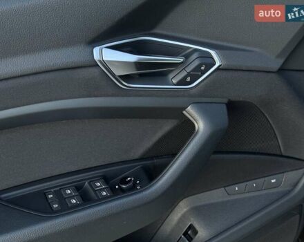 Серый Ауди E-Tron, объемом двигателя 0 л и пробегом 97 тыс. км за 21900 $, фото 39 на Automoto.ua