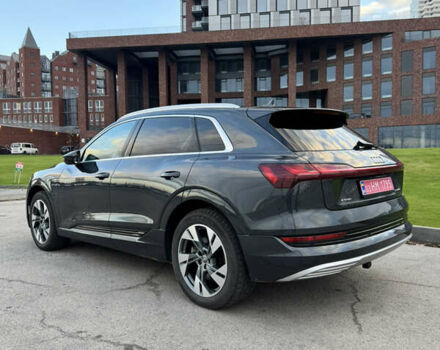 Сірий Ауді E-Tron, об'ємом двигуна 0 л та пробігом 108 тис. км за 25900 $, фото 4 на Automoto.ua