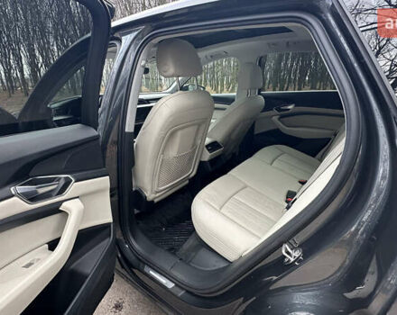 Сірий Ауді E-Tron, об'ємом двигуна 0 л та пробігом 83 тис. км за 29700 $, фото 10 на Automoto.ua