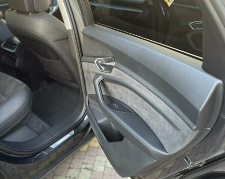 Сірий Ауді E-Tron, об'ємом двигуна 0 л та пробігом 153 тис. км за 28999 $, фото 21 на Automoto.ua