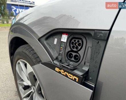 Серый Ауди E-Tron, объемом двигателя 0 л и пробегом 58 тыс. км за 37000 $, фото 97 на Automoto.ua
