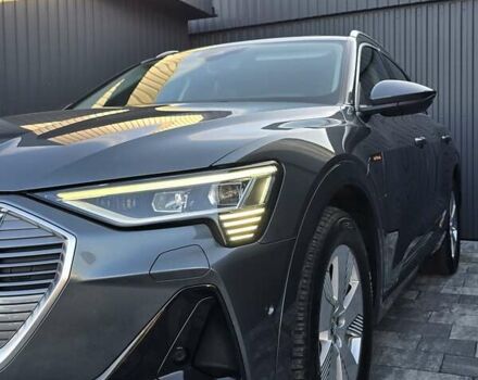 Серый Ауди E-Tron, объемом двигателя 0 л и пробегом 99 тыс. км за 31990 $, фото 23 на Automoto.ua