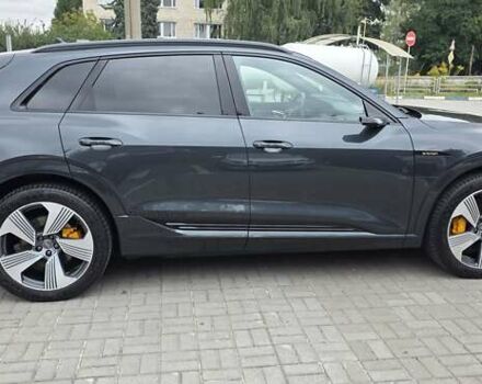 Серый Ауди E-Tron, объемом двигателя 0 л и пробегом 112 тыс. км за 29800 $, фото 2 на Automoto.ua