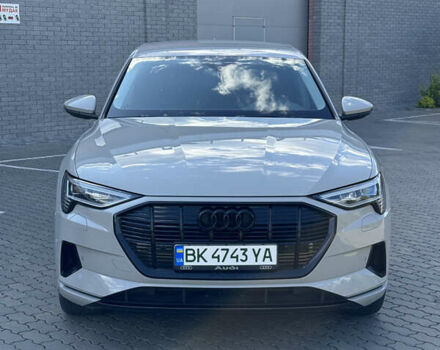 Сірий Ауді E-Tron, об'ємом двигуна 0 л та пробігом 89 тис. км за 32500 $, фото 18 на Automoto.ua