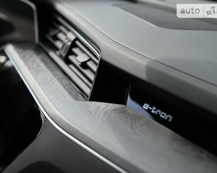 Серый Ауди E-Tron, объемом двигателя 0 л и пробегом 62 тыс. км за 43500 $, фото 30 на Automoto.ua