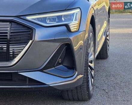 Сірий Ауді E-Tron, об'ємом двигуна 0 л та пробігом 67 тис. км за 37999 $, фото 11 на Automoto.ua