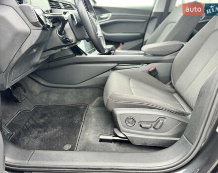 Серый Ауди E-Tron, объемом двигателя 0 л и пробегом 150 тыс. км за 25500 $, фото 18 на Automoto.ua