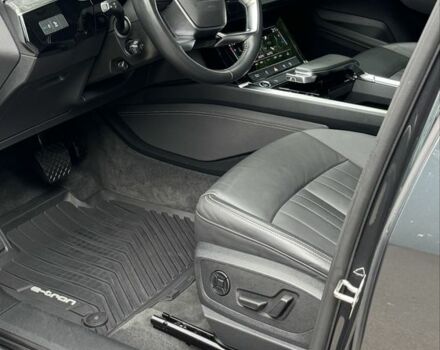 Ауді E-Tron 2020 у Івано-Франківську на Automoto.ua Сірий Ауді E-Tron, об'ємом двигуна 0 л та пробігом 68 тис. км за 31000 $, фото 5 на Automoto.ua