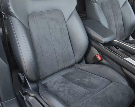 Серый Ауди E-Tron, объемом двигателя 0 л и пробегом 99 тыс. км за 31990 $, фото 85 на Automoto.ua