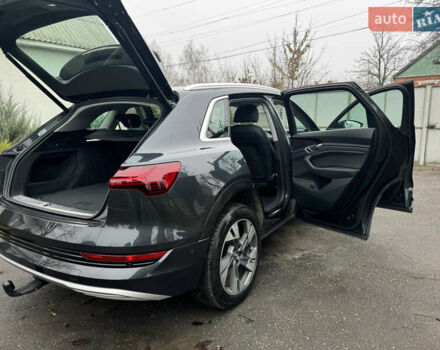 Серый Ауди E-Tron, объемом двигателя 0 л и пробегом 150 тыс. км за 23800 $, фото 46 на Automoto.ua