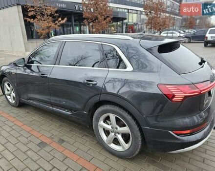 Серый Ауди E-Tron, объемом двигателя 0 л и пробегом 112 тыс. км за 27600 $, фото 4 на Automoto.ua