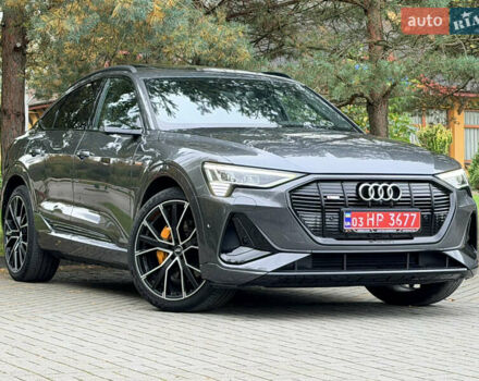 Ауді E-Tron 2020 у Дрогобичі на Automoto.ua Сірий Ауді E-Tron, об'ємом двигуна 0 л та пробігом 160 тис. км за 33900 $, фото 4 на Automoto.ua