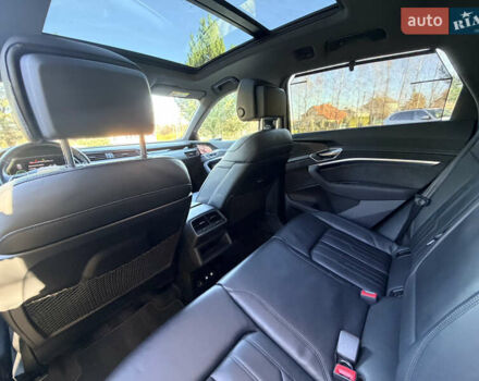 Серый Ауди E-Tron, объемом двигателя 0 л и пробегом 117 тыс. км за 28990 $, фото 25 на Automoto.ua